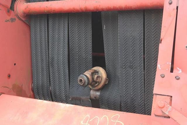 Image of Case IH 8455 equipment image 4