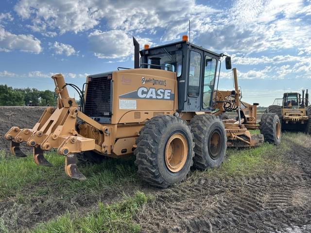 Image of Case 885 equipment image 2
