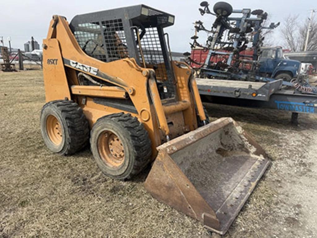 Case 85XT Equipment Image0