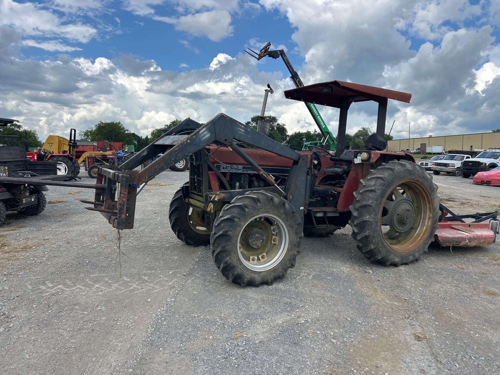 Case 885 Equipment Image0