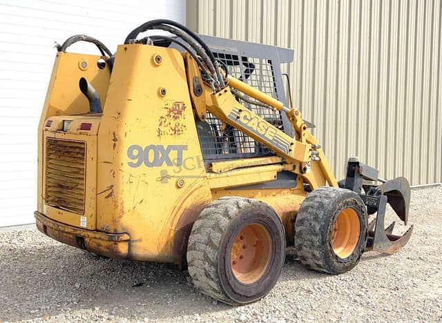 Image of Case 90XT equipment image 4