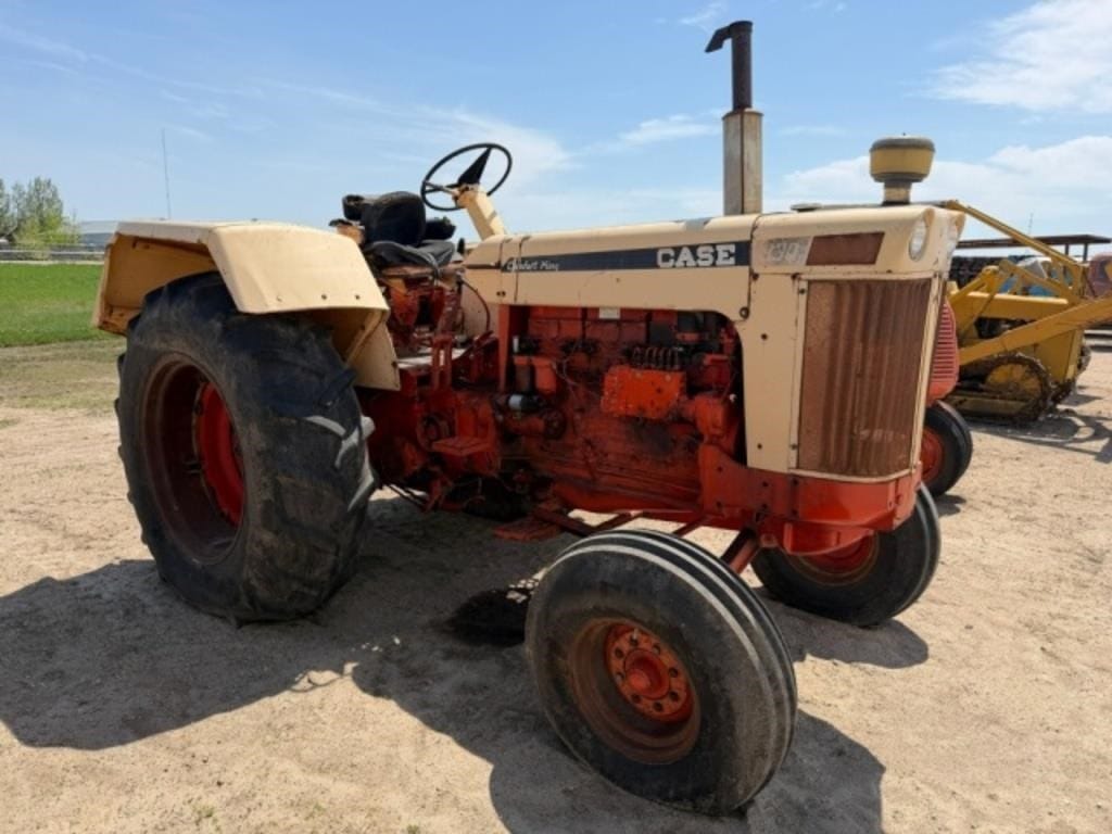 1966 Case 930 Equipment Image0
