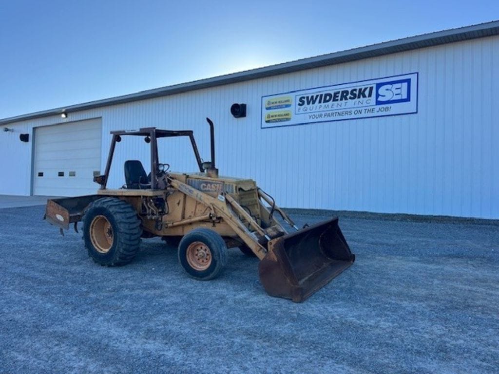 Case 480E Equipment Image0