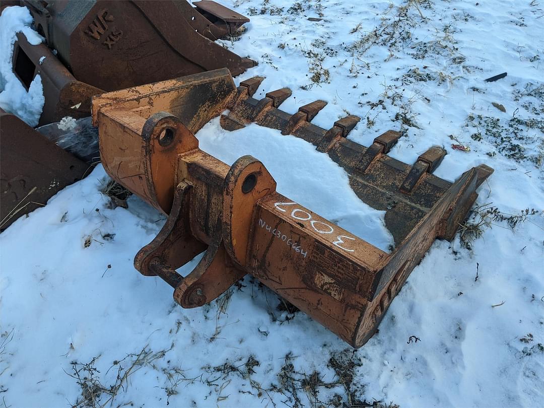 Image of Case Backhoe Bucket Image 1