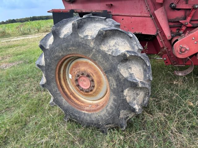 Image of Case IH 2388 equipment image 2
