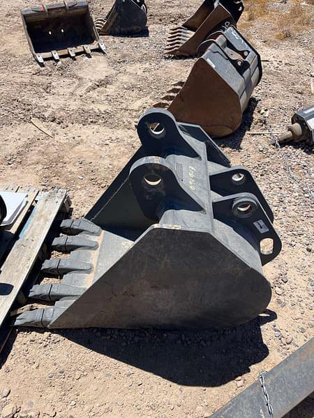 Image of Case Backhoe Bucket equipment image 4