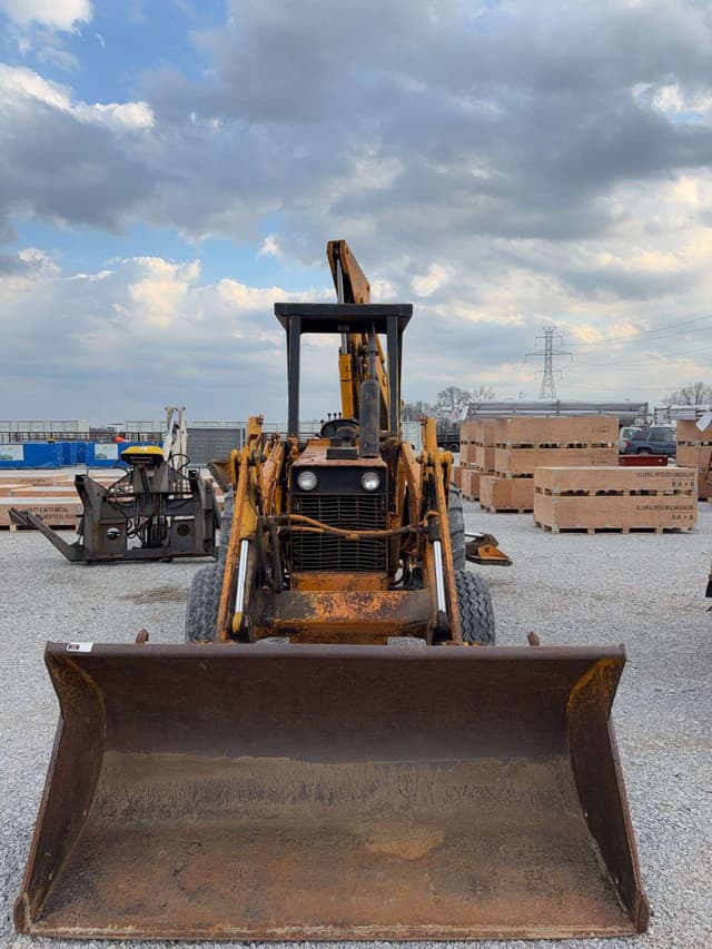 Image of Case 580 equipment image 2