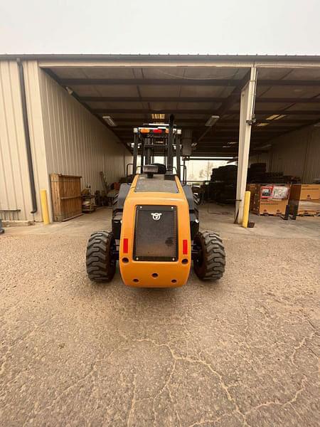 Image of Case 588H equipment image 3