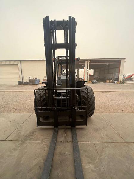 Image of Case 588H equipment image 2