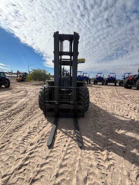 Image of Case 588H equipment image 2