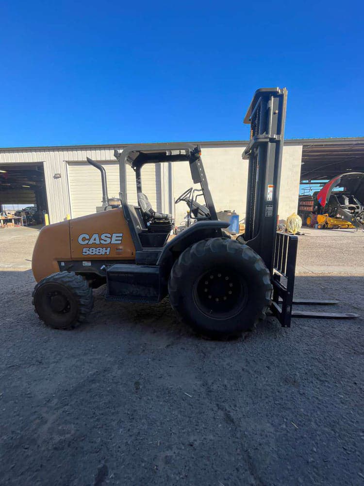 Image of Case 588H Image 1