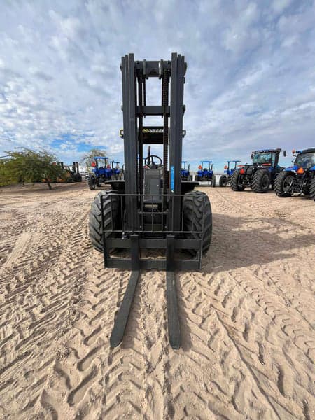 Image of Case 588H equipment image 2