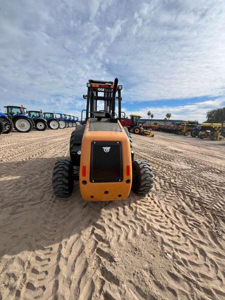 Image of Case 588H equipment image 3