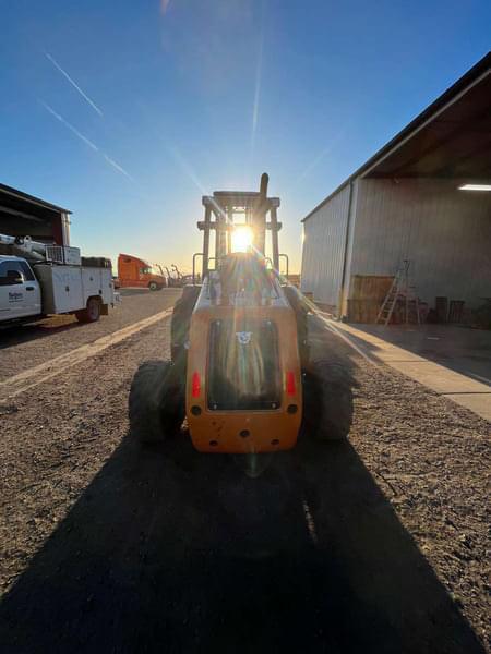 Image of Case 588H equipment image 3