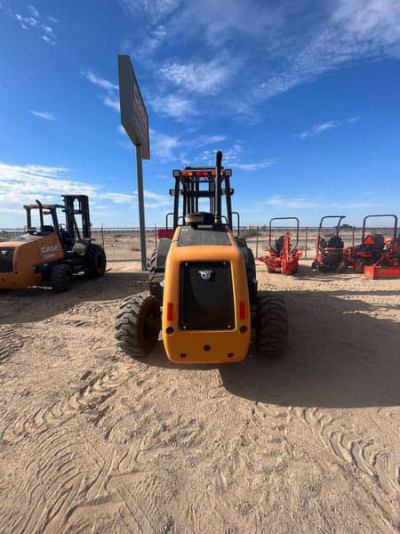 Image of Case 588H equipment image 3