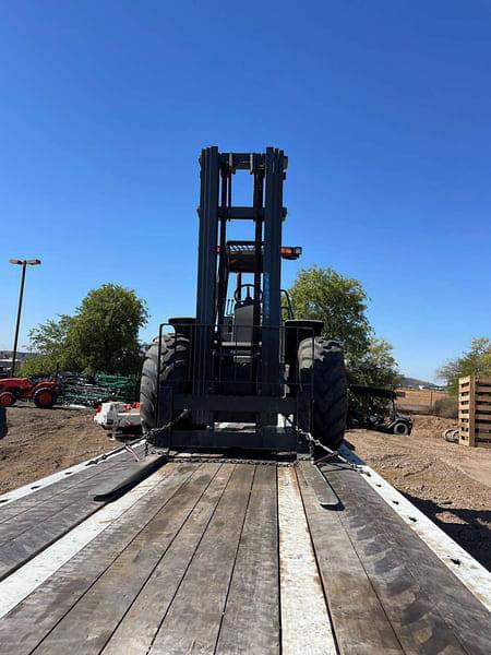 Image of Case 588H equipment image 2