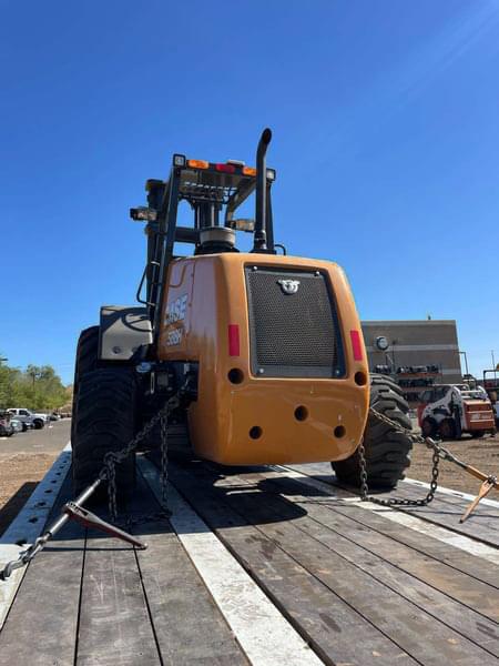 Image of Case 588H equipment image 3