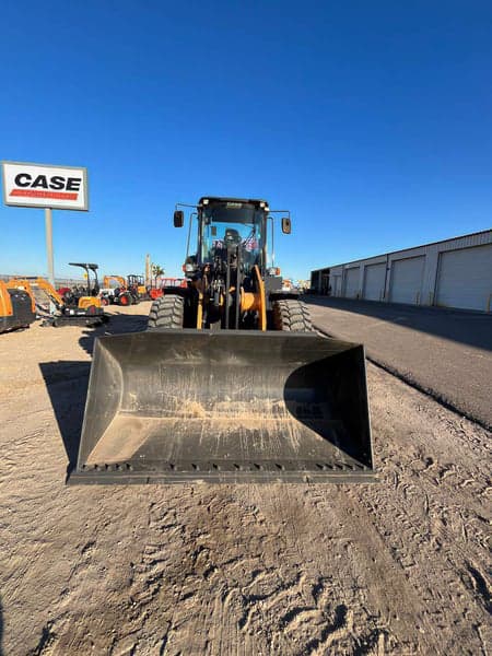 Image of Case 621G equipment image 2