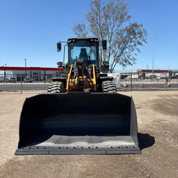 Image of Case 721GXR equipment image 2