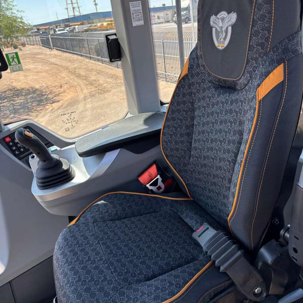 Image of Case 721GXR equipment image 4