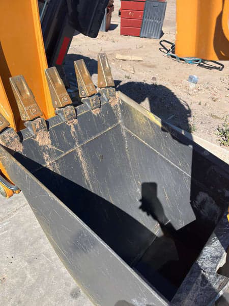 Image of Case 742388 equipment image 3