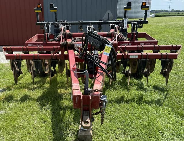 Image of Case IH Ecolo-Tiger 527B equipment image 2