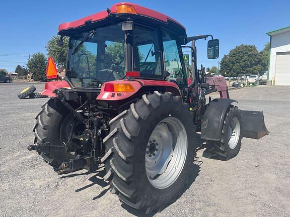 Image of Case IH Farmall 105U equipment image 2