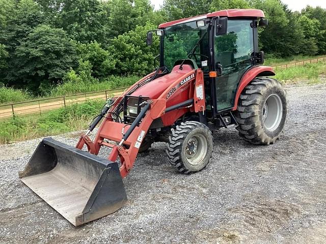 Image of Case IH Farmall 50B equipment image 4