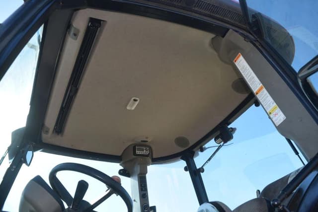 Image of Case IH Farmall 95C equipment image 4