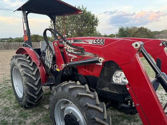 Image of Case IH Farmall 70A equipment image 3