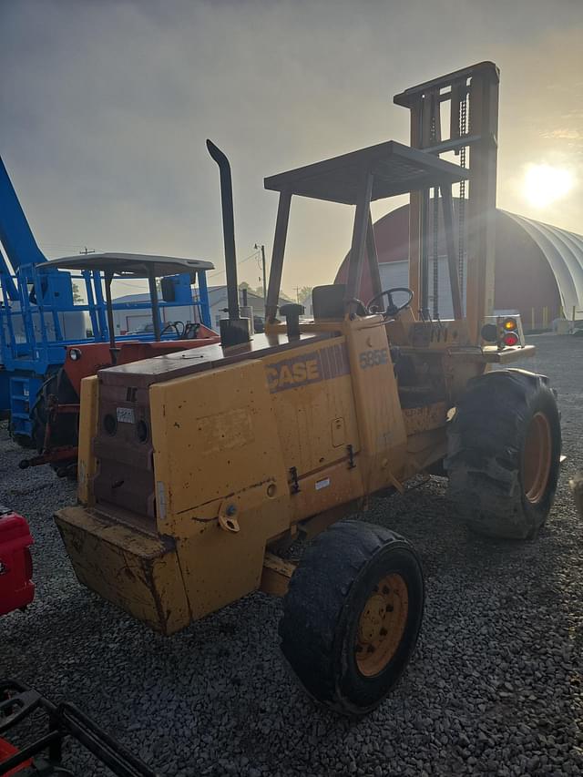 Image of Case 585E equipment image 3