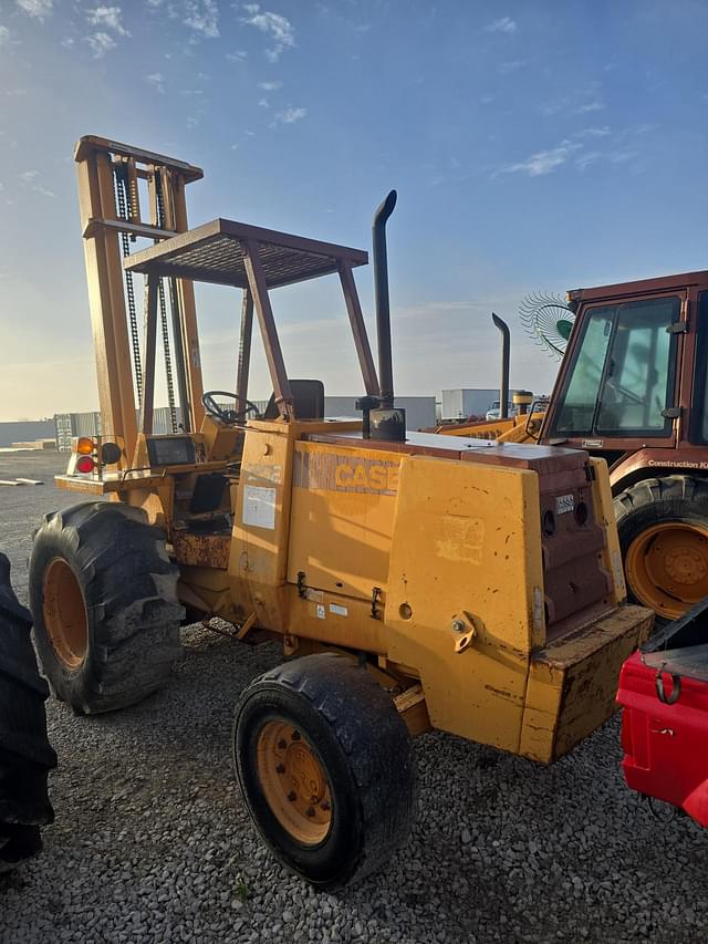 Image of Case 585E equipment image 4