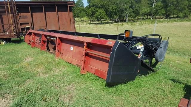 Image of Case IH 1010 equipment image 2