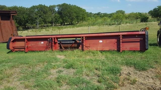 Image of Case IH 1010 equipment image 4