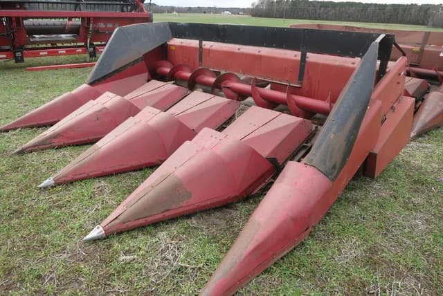 Image of Case IH 1044 equipment image 3