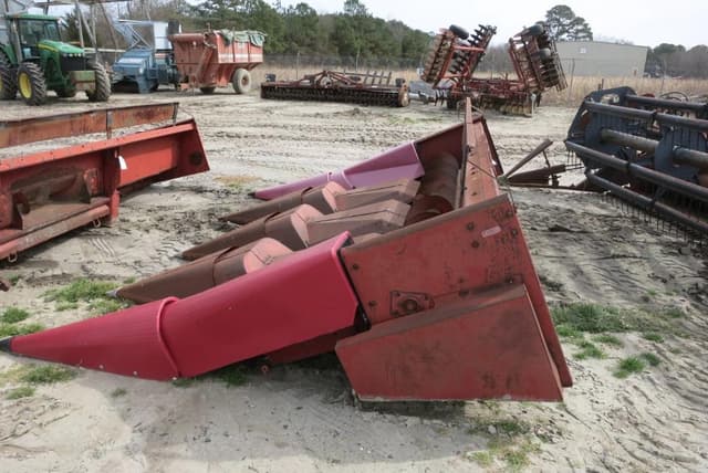Image of Case IH 1044 equipment image 1