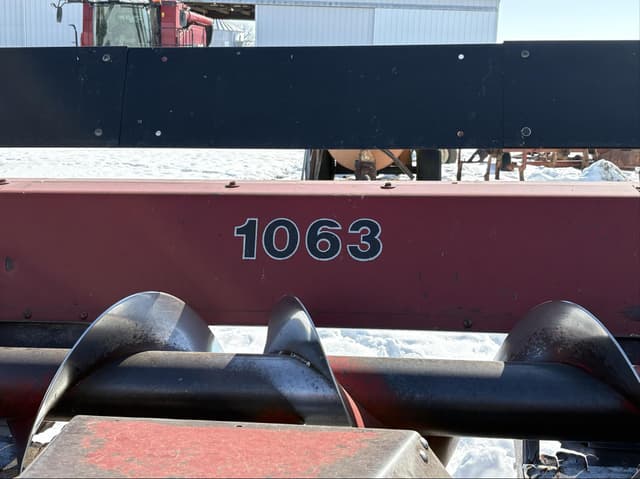 Image of Case IH 1063 equipment image 3
