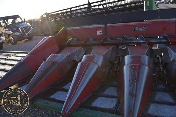 Image of Case IH 1063 equipment image 3