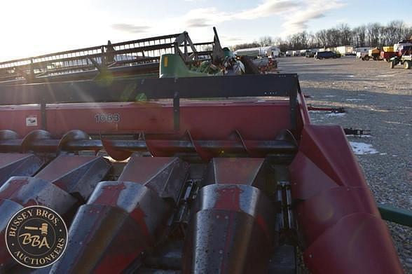 Image of Case IH 1063 equipment image 2