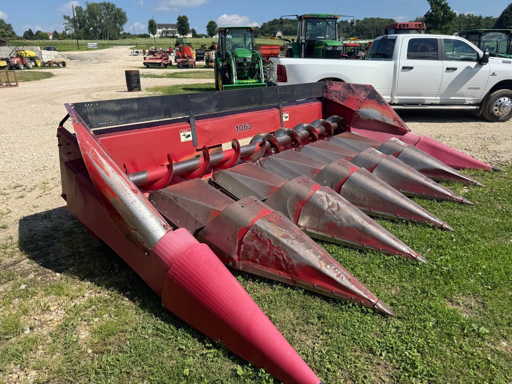 Case IH 1063 Equipment Image0