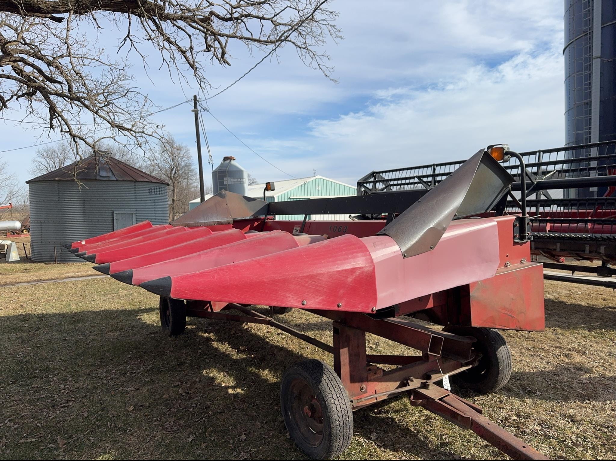 Case IH 1063 Equipment Image0