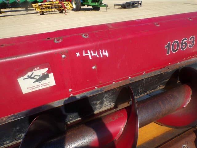 Image of Case IH 1063 equipment image 1