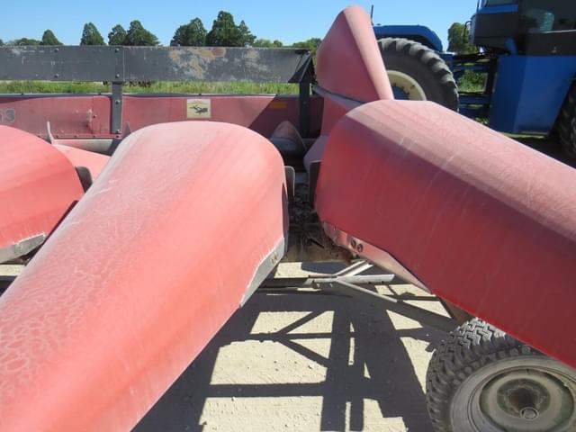 Image of Case IH 1063 equipment image 3