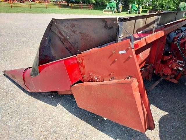 Image of Case IH 1063 equipment image 2