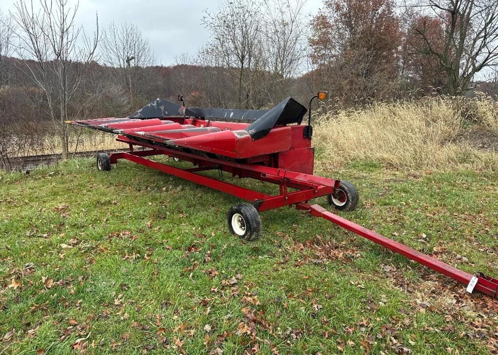 Case IH 1063 Equipment Image0