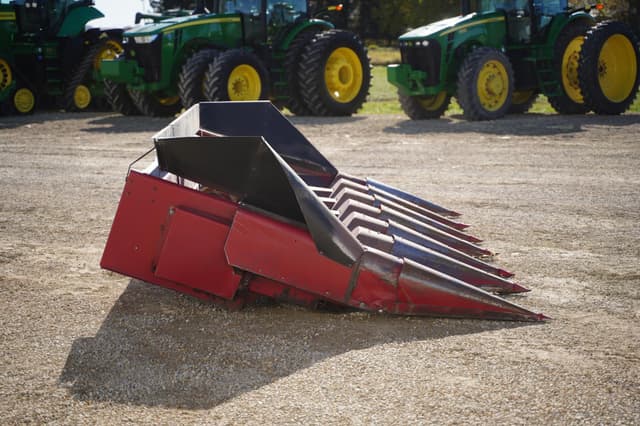 Image of Case IH 1063 equipment image 3