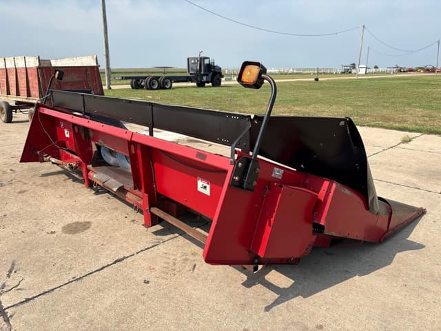 Image of Case IH 1063 equipment image 2