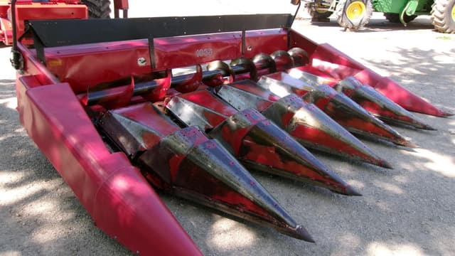 Image of Case IH 1063 equipment image 1