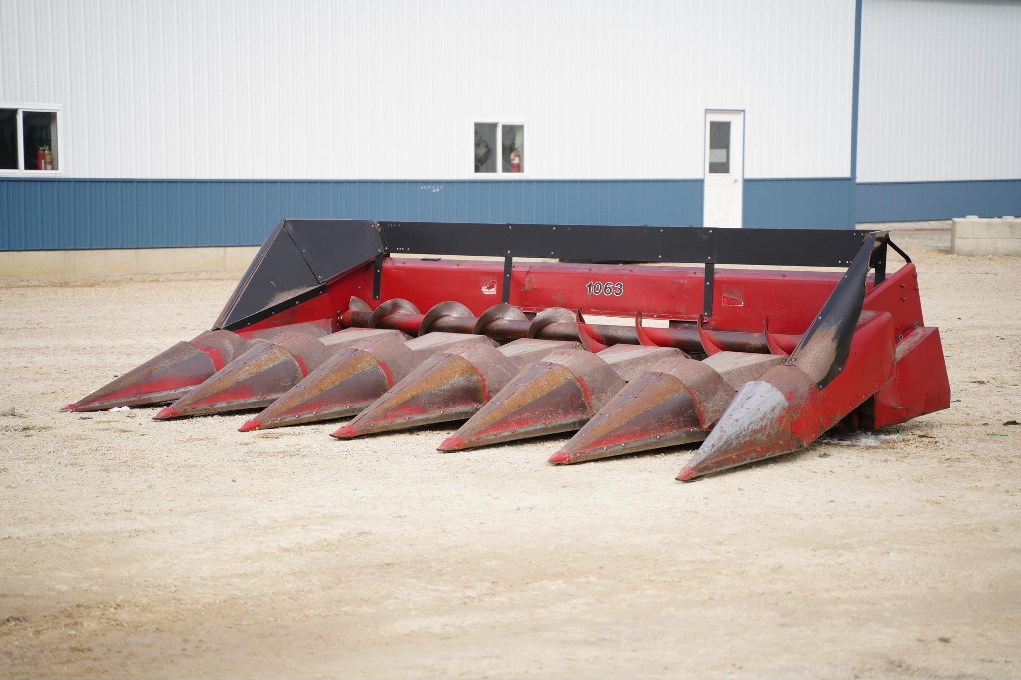 Case IH 1063 Equipment Image0