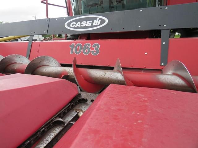 Image of Case IH 1063 equipment image 4